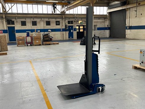 Elevador de carga ADVANCED HANDLING ST-FR-260-1600-E-PLAT