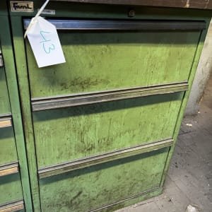 Workshop drawer cabinet with contents