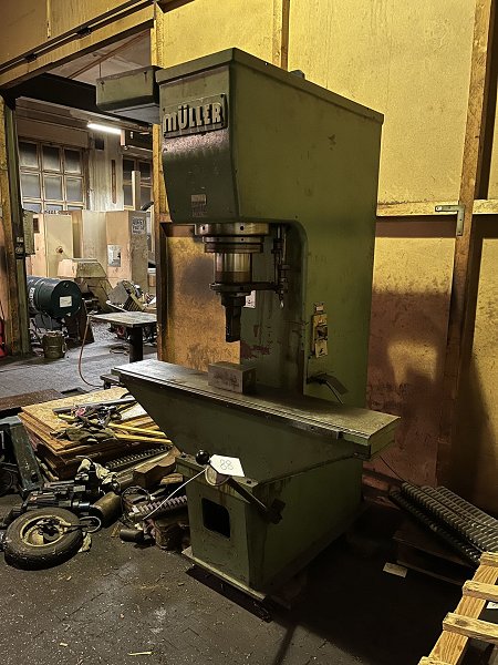 MUELLER CR 40.1.6 Hydraulic press