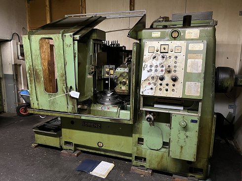 LORENZ LF 315 Gear hobbing machine