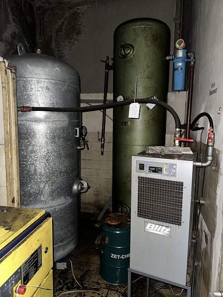 Lot Compressed air systems