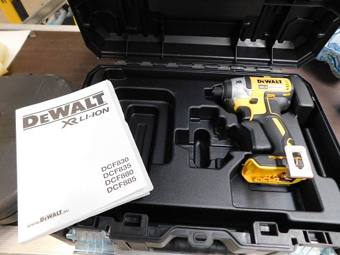 DEWALT DCF 886 Cordless Screwdriver