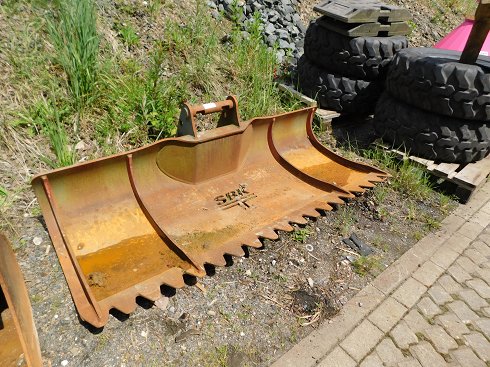 SBK Gravel rake