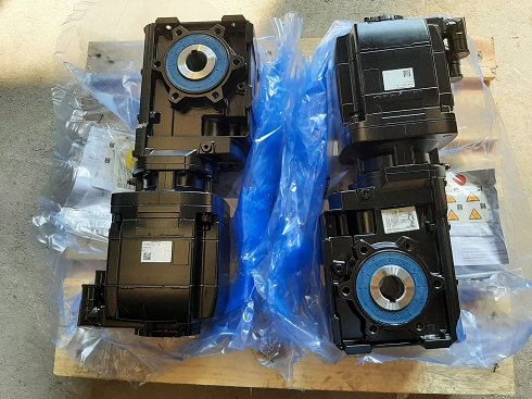 SIEMENS 1FG1502-5ZF1 / YF R3612 8292 01 003 Synchronous bevel geared motors