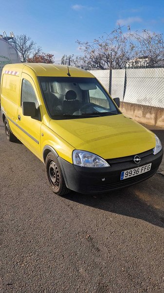 Furgoneta Opel combo 1.3 70CV - 9936 FFG