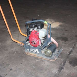 ALTRAD BELLE PCLX 320 Vibrating plate