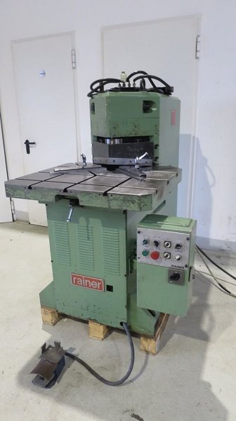 RAINER 250 / 8 notching machine