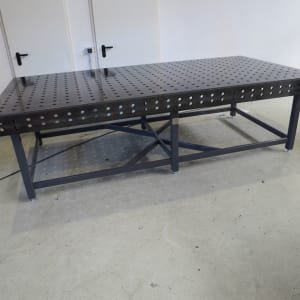 WMT P-2990 x 1490 Welding table / hole table