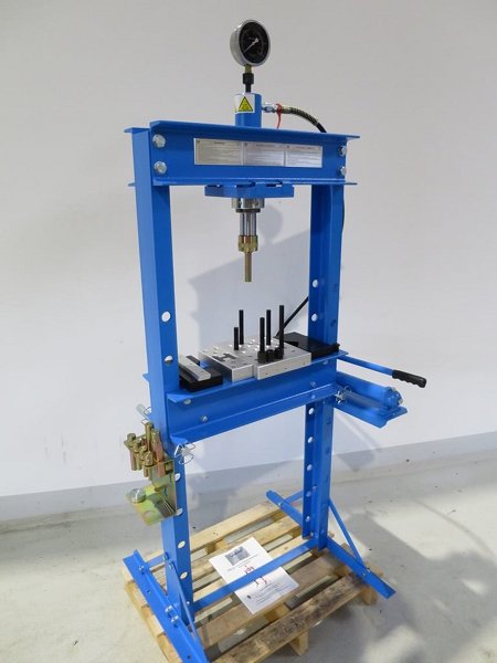 HBM P 20 Workshop press - hydraulic