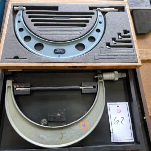 Lot of micrometers