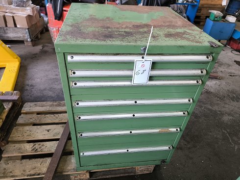 Drawer cabinet with contents