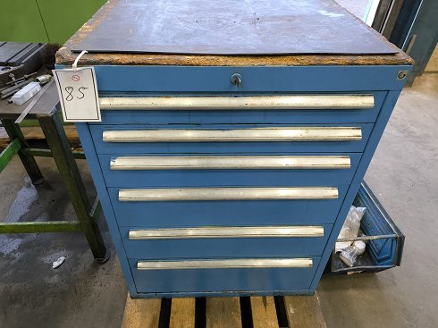 Drawer cabinet with contents