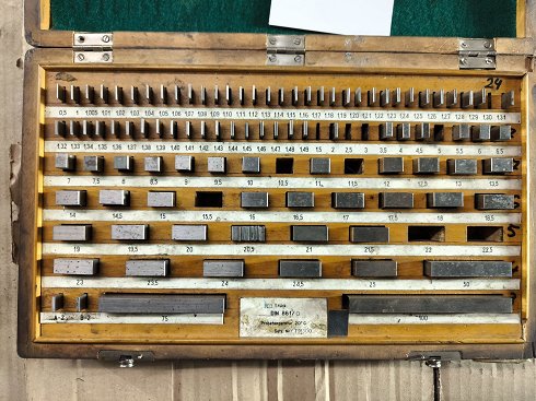 Gauge block box