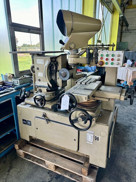 VEB MIKROMAT SWPO 80 Optical tool grinding machine