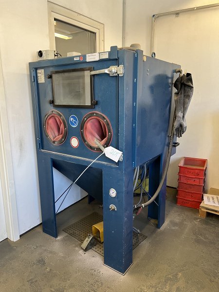 STRAHLBOSS ECONOMIC 100 Sandblasting unit