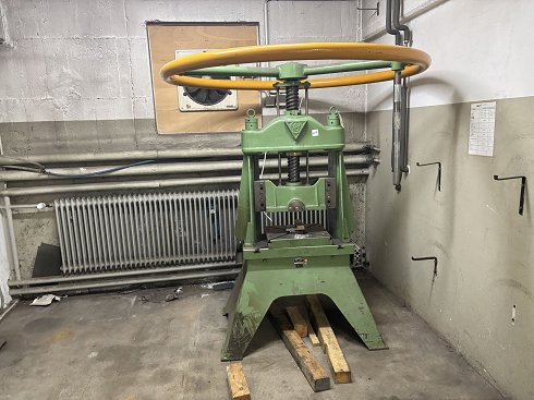 NEHER Spindle press