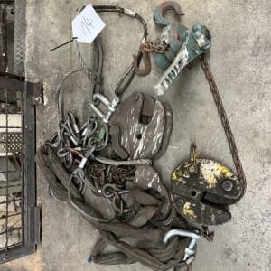 Lot lifting tools