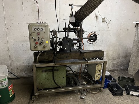 Circular welding machine