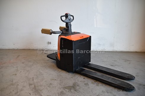 Transpaleta autopropulsada BT LPE200B