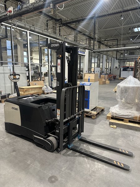 CROWN SHC 5500 Electric forklift