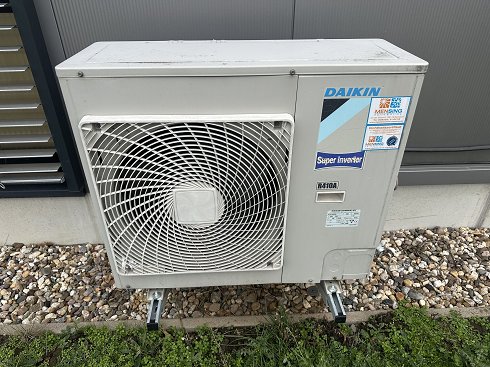 DAIKIN RZQ71B9V3B1 Air conditioner