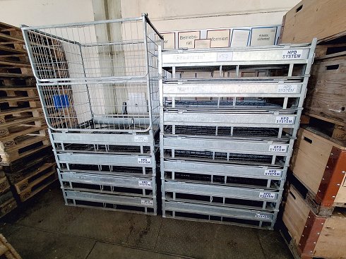 11 HPD pallet cages for the food industry