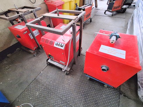 3 x mobile high-vacuum torch extraction units