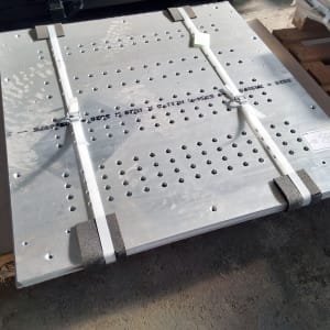 4 aluminum base plates for LOT 83