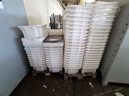 Lot of storage boxes for the food industry + lids