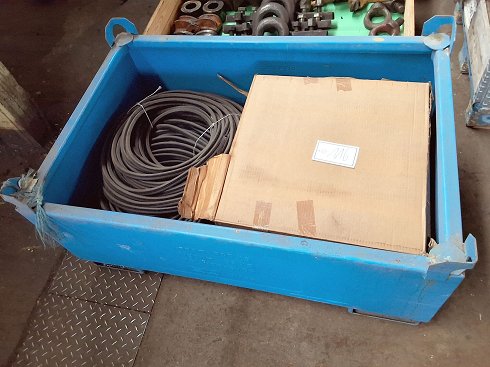 Stacking box crane bar with contents