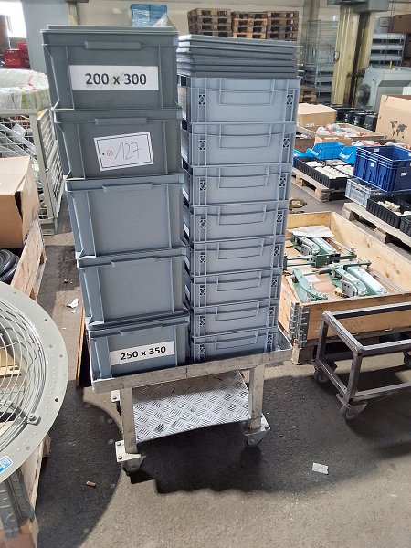 Aluminum trolley with Auer storage container