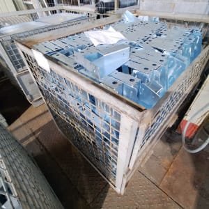 Mesh box with galvanized contents