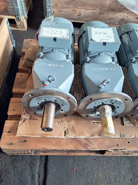 KEB 2 helical geared motors ZG 3 DK 132 S 4 / 5.5 KW