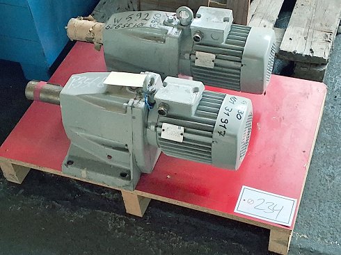 VEM 2 geared motors ZG3 KMR 80 K 4 / 0.75 KW