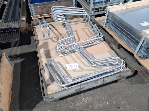 Lot 8 galvanized bicycle racks