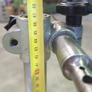 UNBEKANNT Messtisch mit Stativ groß measuring equipment