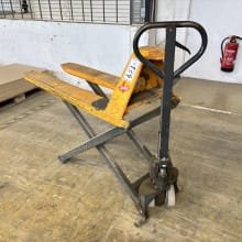 JUNGHEINRICH JF Scissor lift truck