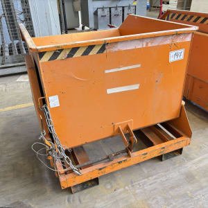 BAUER BK 90 Tipping trough for forklift trucks