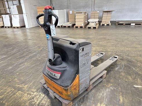 STILL Electric forklift - battery defective - spare parts carrier