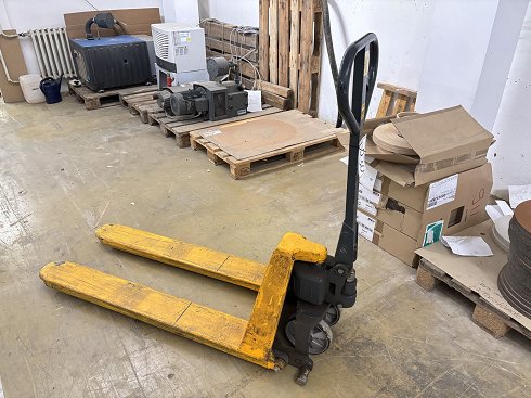 JUNGHEINRICH T 10/3 Scissors - lift truck defective