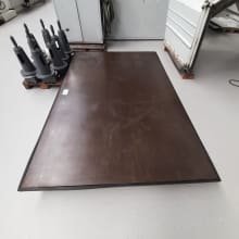 Assembly table