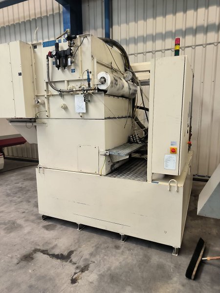 LIEBHERR L 900 Gear hobbing machine - vertical