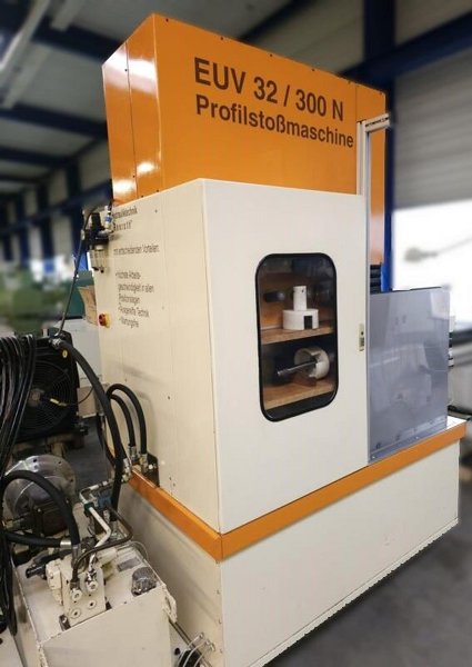 BALZAT EUV 32 / 300 N Vertical - slotting machine