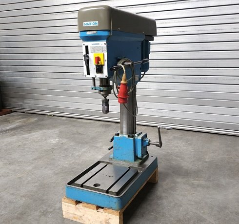 MAXION BT 25 ST Table drilling machine