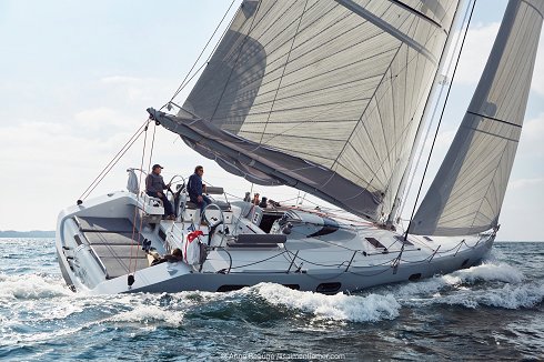 Catamaran à voile de 15,70 m de eslora