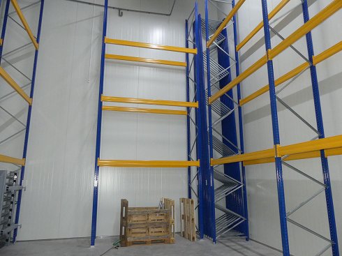 JUNGHEINRICH MPB Heavy-duty pallet rack with additional shelf stands