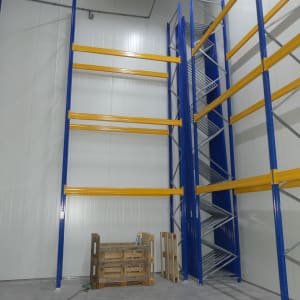 JUNGHEINRICH MPB Heavy-duty pallet rack with additional shelf stands