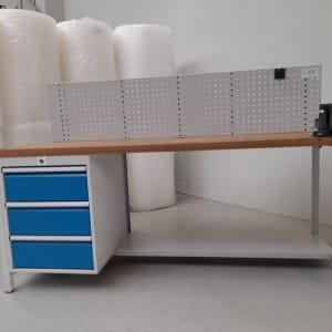 Workbench with vice (5 elementos disponibles)