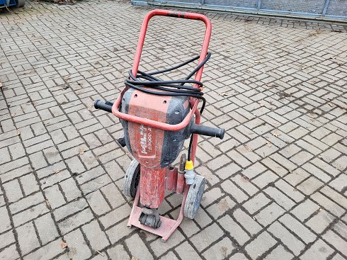 Máquina para la construcción de carreteras y vías férreas HILTI TE3000AVR 110v