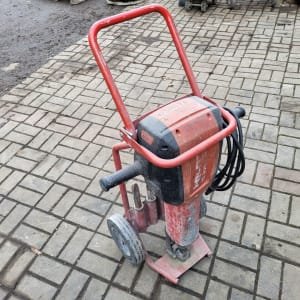 Máquina para la construcción de carreteras y vías férreas HILTI TE3000AVR 110v